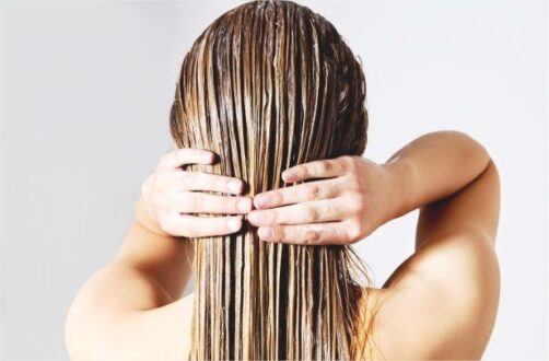 A HAIR MASK : WHAT ARE THE EFFECTS OF COCONUT OIL ON HAIR?